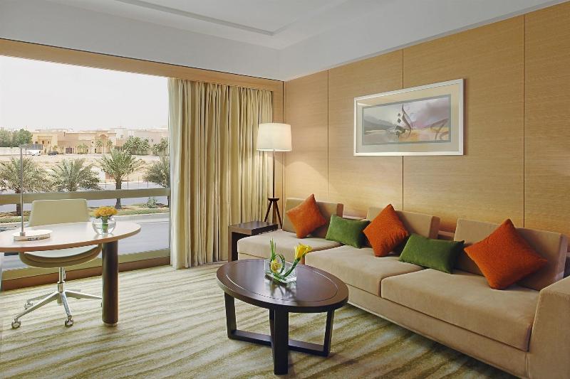 DoubleTree by Hilton Riyadh - Al Muroj Business Ga - Oda