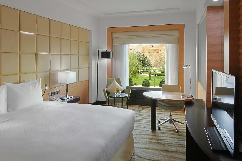 DoubleTree by Hilton Riyadh - Al Muroj Business Ga - Oda