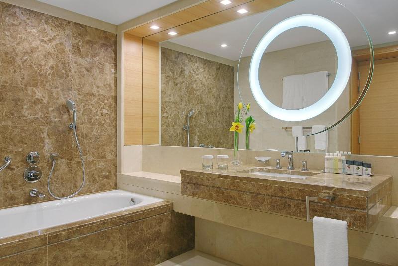 DoubleTree by Hilton Riyadh - Al Muroj Business Ga - Oda