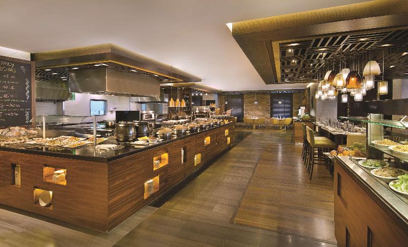 DoubleTree by Hilton Riyadh - Al Muroj Business Ga - Restoran