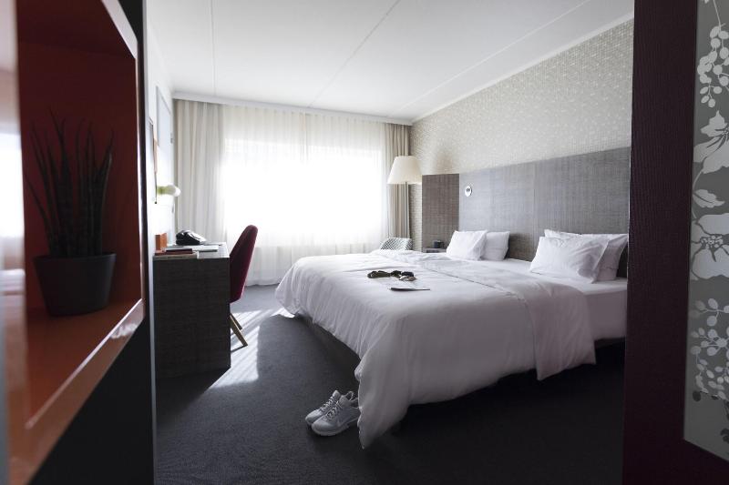 Pentahotel Wiesbaden - Oda