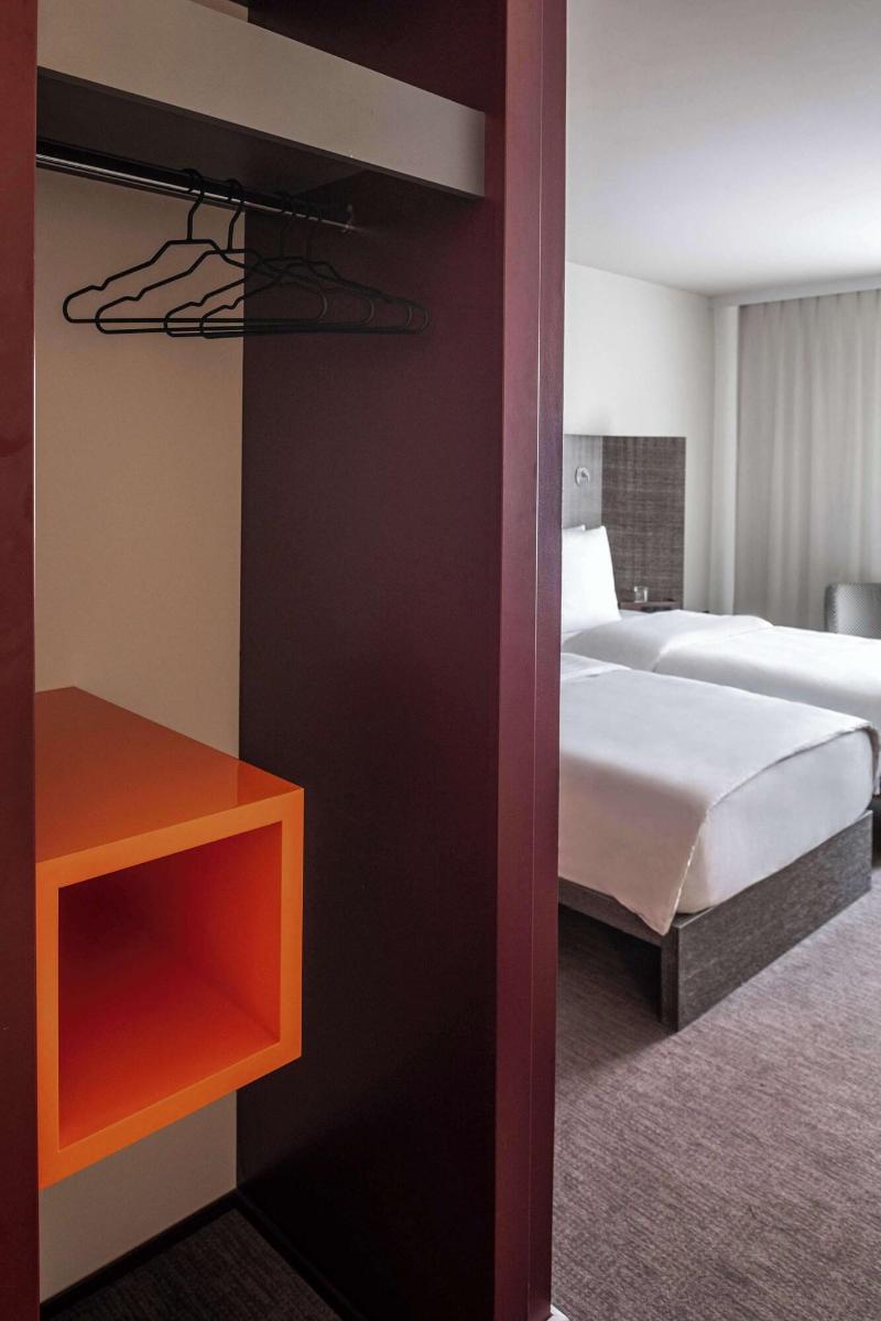 Pentahotel Wiesbaden - Oda