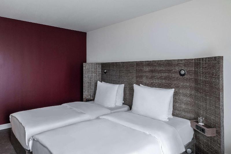 Pentahotel Wiesbaden - Oda
