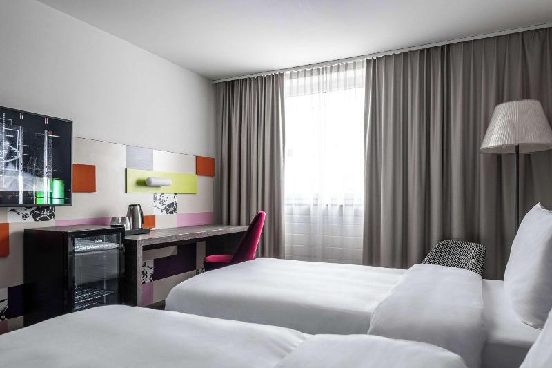 Pentahotel Wiesbaden - Oda