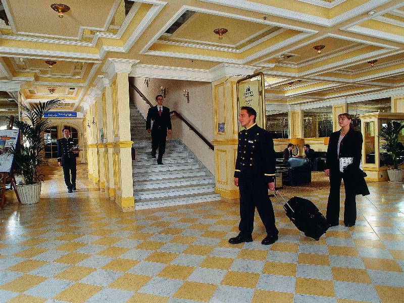 Maritim Hotel Würzburg - Lobi