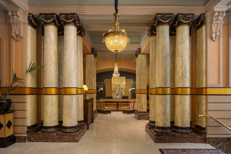 Hotel des Indes, Leading Hotels of the World - Lobi