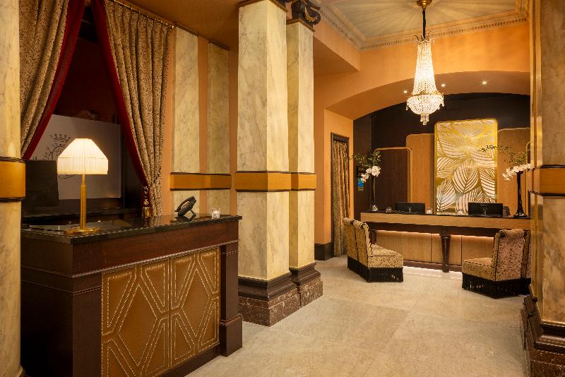 Hotel des Indes, Leading Hotels of the World - Lobi