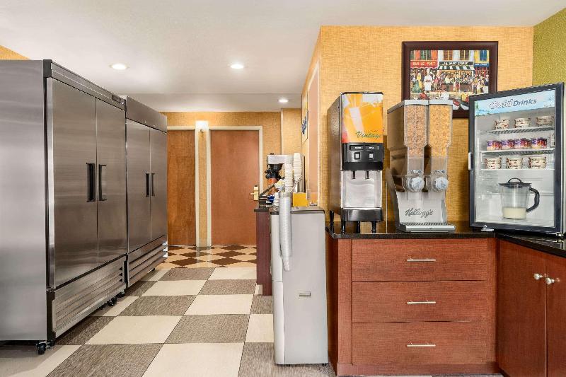 Days Inn by Wyndham Long Island City - Restoran