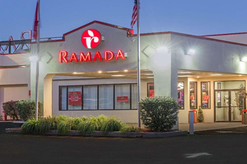 Ramada by Wyndham Yonkers - Genel
