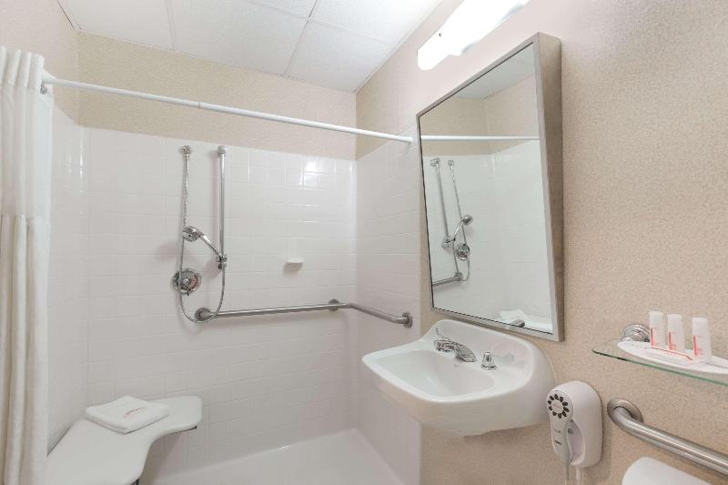 Ramada by Wyndham Yonkers - Oda