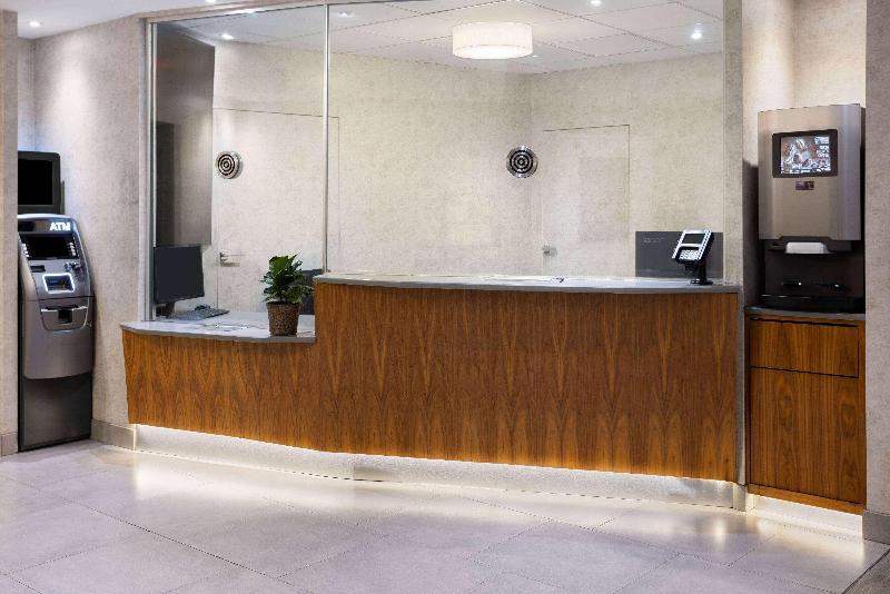Ramada by Wyndham Bronx - Lobi