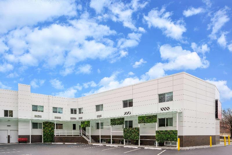 Ramada by Wyndham Bronx - Genel