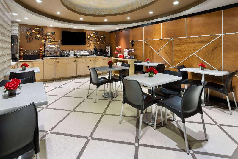 Ramada by Wyndham Bronx - Genel