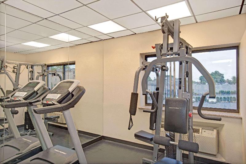 Ramada by Wyndham Staten Island - Aktivite
