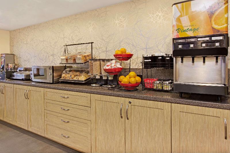 Ramada by Wyndham Staten Island - Restoran