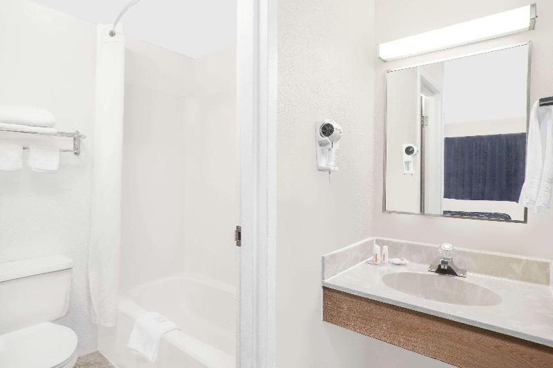 Super 8 by Wyndham Middletown - Oda