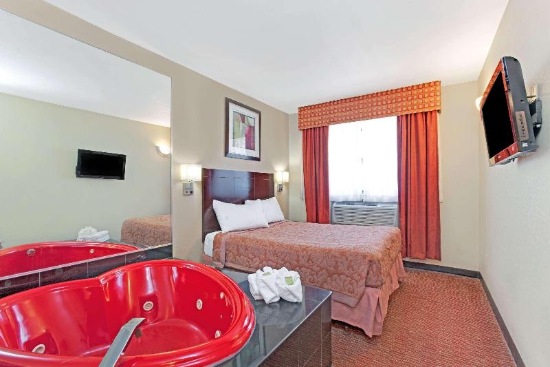 Super 8 by Wyndham Long Island City LGA Hotel - Oda