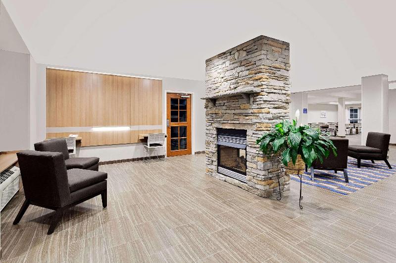 Microtel Inn & Suites By Wyndham Middletown - Lobi