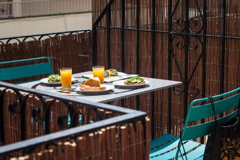 Ten Hostel - Teras