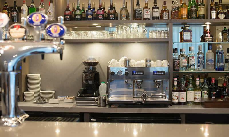 St George's Hotel Wembley - Bar