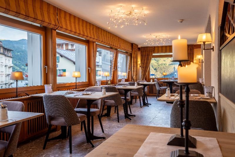 Kreuz Und Post - Restoran
