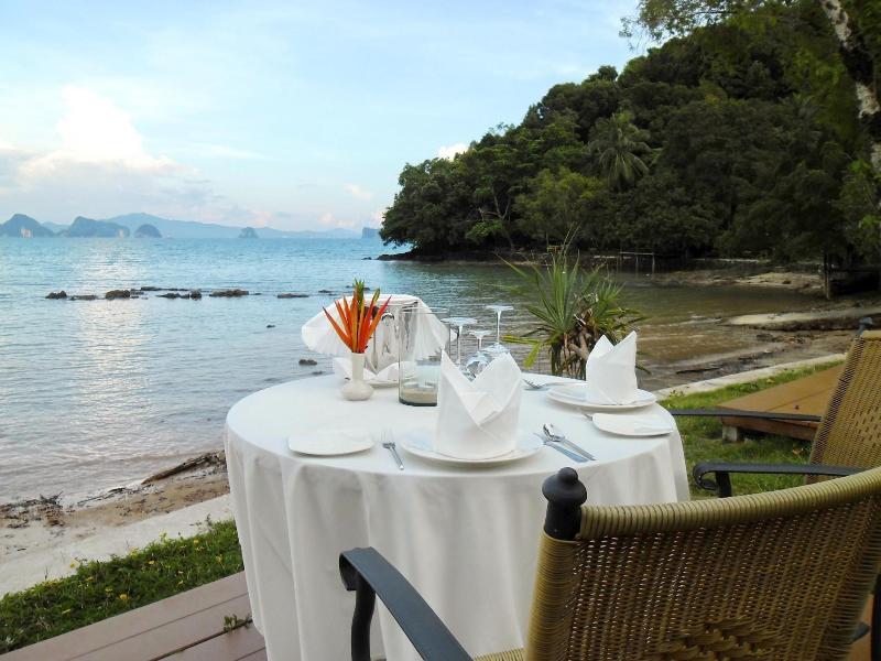Niramaya Villa and Wellness - Restoran