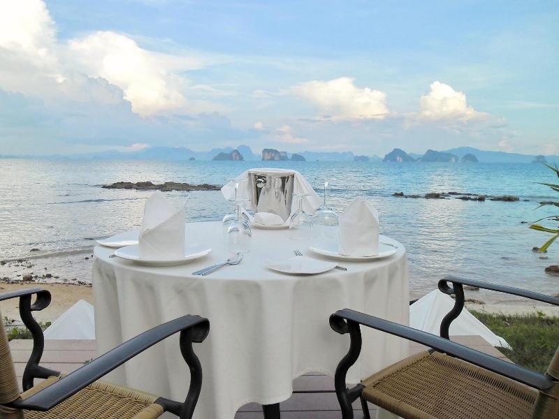 Niramaya Villa and Wellness - Restoran