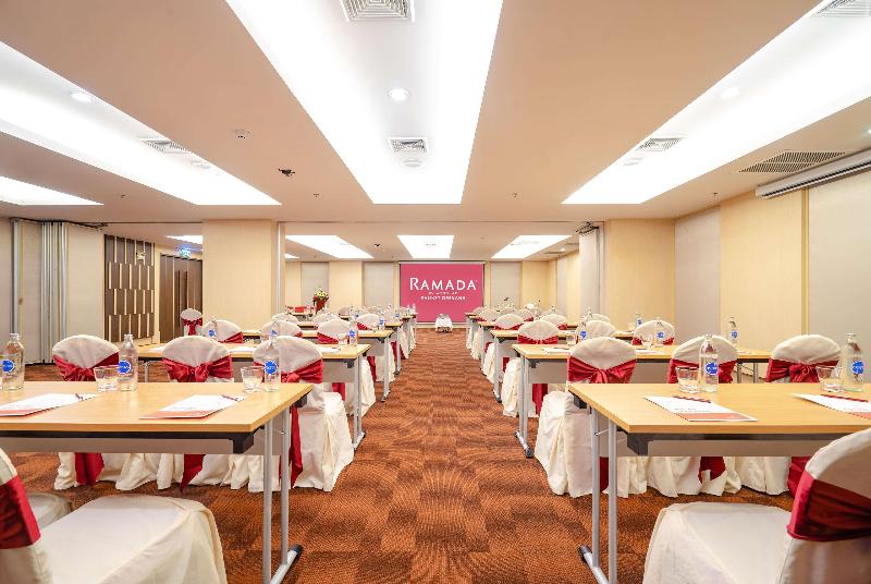 Ramada By Wyndham Phuket Deevana - Toplantı
