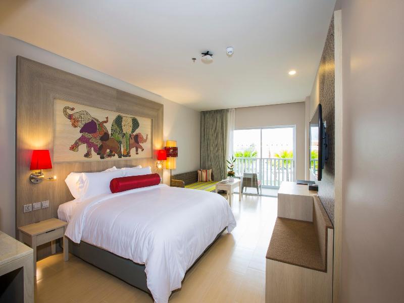 Ramada By Wyndham Phuket Deevana - Oda
