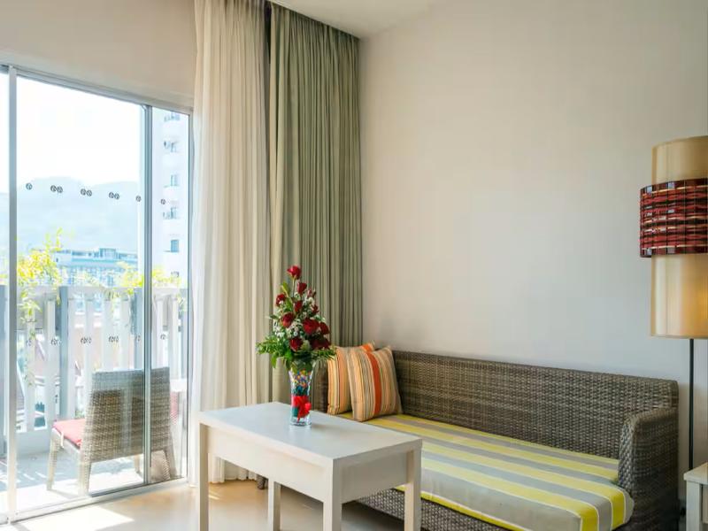 Ramada By Wyndham Phuket Deevana - Oda