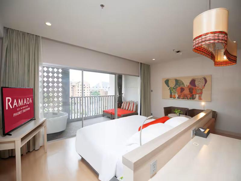 Ramada By Wyndham Phuket Deevana - Oda