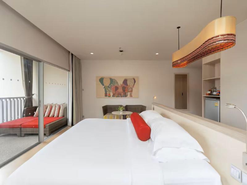 Ramada By Wyndham Phuket Deevana - Oda