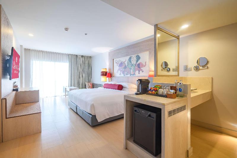 Ramada By Wyndham Phuket Deevana - Oda