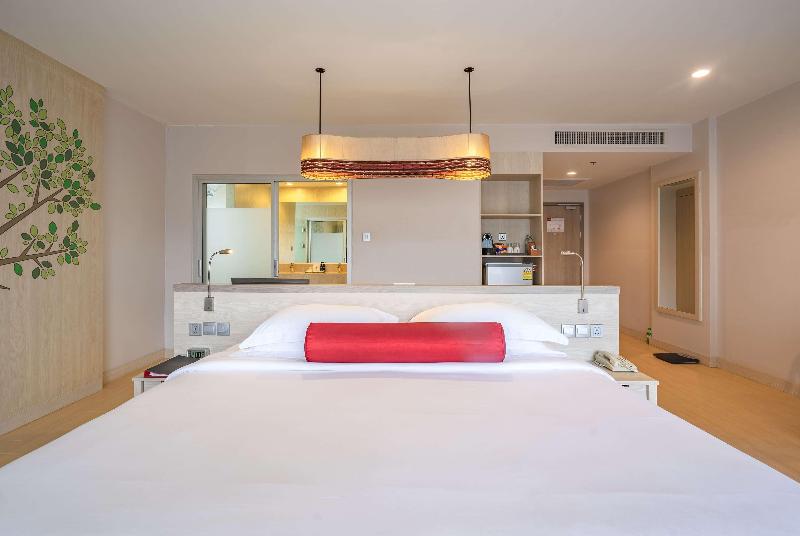 Ramada By Wyndham Phuket Deevana - Oda