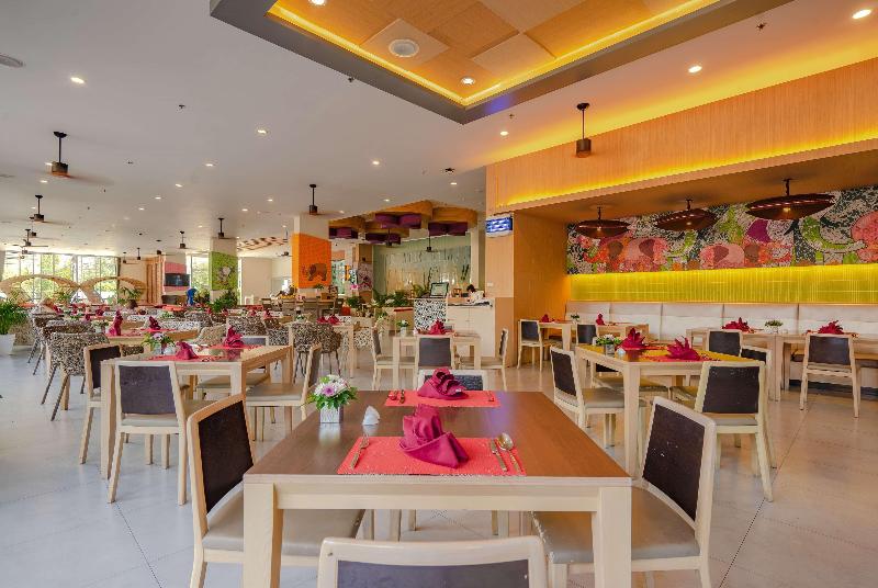 Ramada By Wyndham Phuket Deevana - Restoran