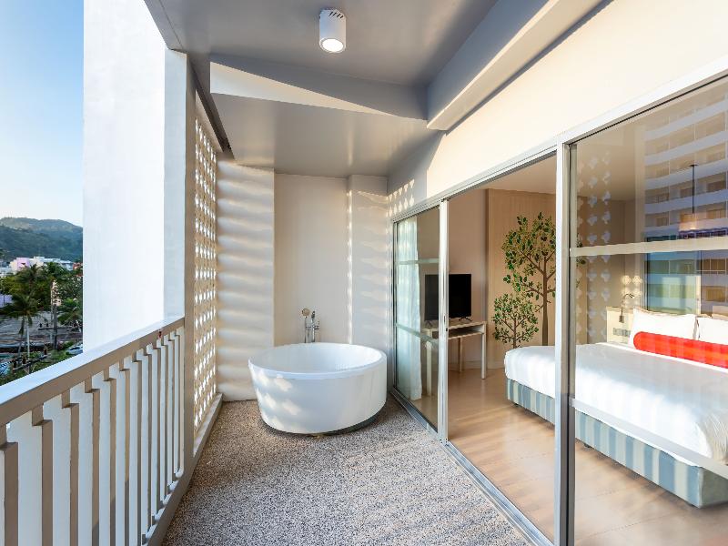 Ramada By Wyndham Phuket Deevana - Teras