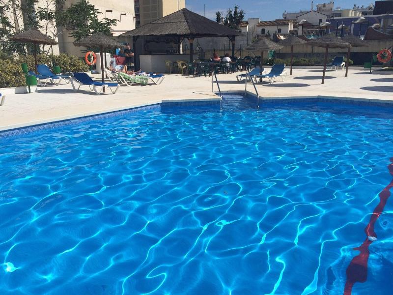 Apartamentos La Nogalera - Havuz