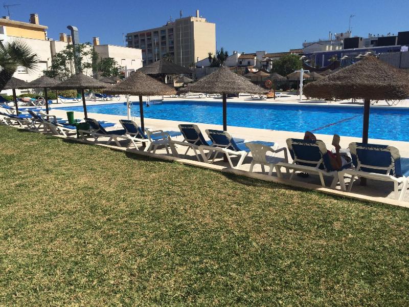 Apartamentos La Nogalera - Havuz