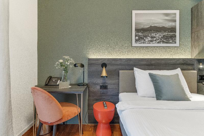 Hotel Waldstaetterhof Lucerne - Oda