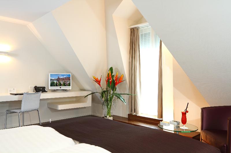 Hotel Waldstaetterhof Lucerne - Oda