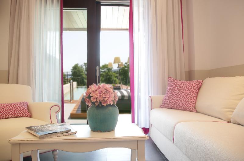 Avaton Luxury Beach Resort Relais & Chateau - Oda