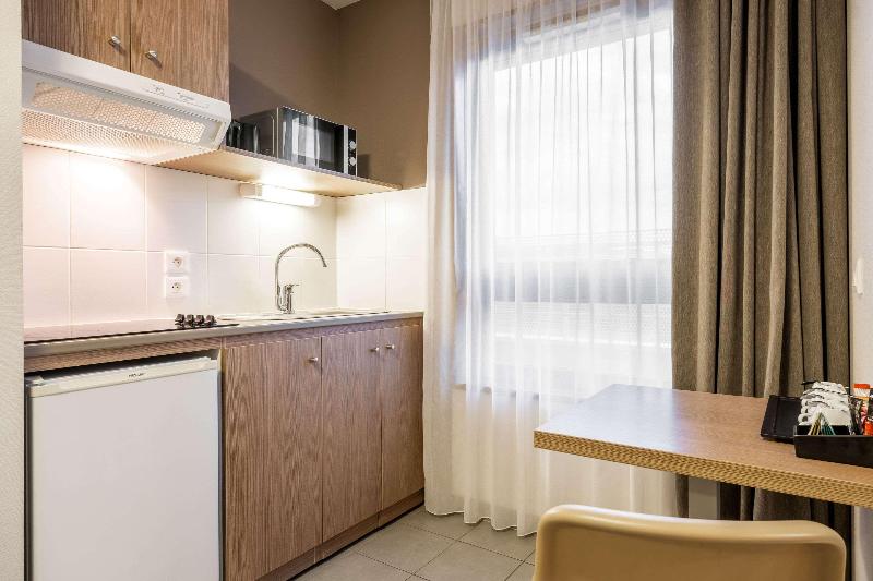 Neho Suites Porte De Geneve - Gare Annemasse *** - Oda