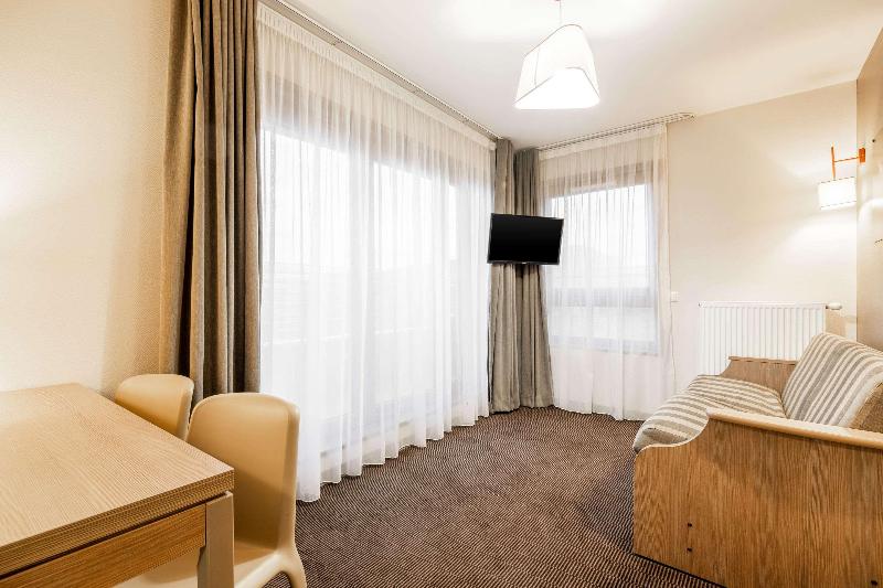 Neho Suites Porte De Geneve - Gare Annemasse *** - Oda