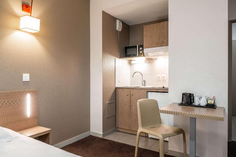 Neho Suites Porte De Geneve - Gare Annemasse *** - Oda
