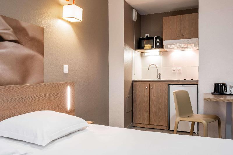 Neho Suites Porte De Geneve - Gare Annemasse *** - Oda
