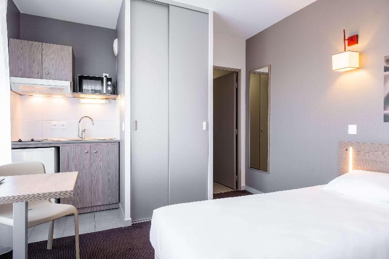 Neho Suites Porte De Geneve - Gare Annemasse *** - Oda