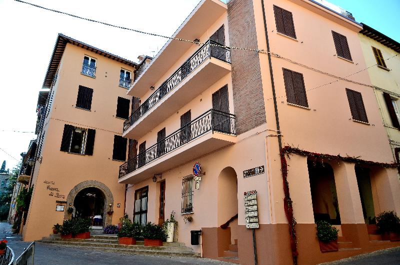 Albergo La Rocca - Lobi