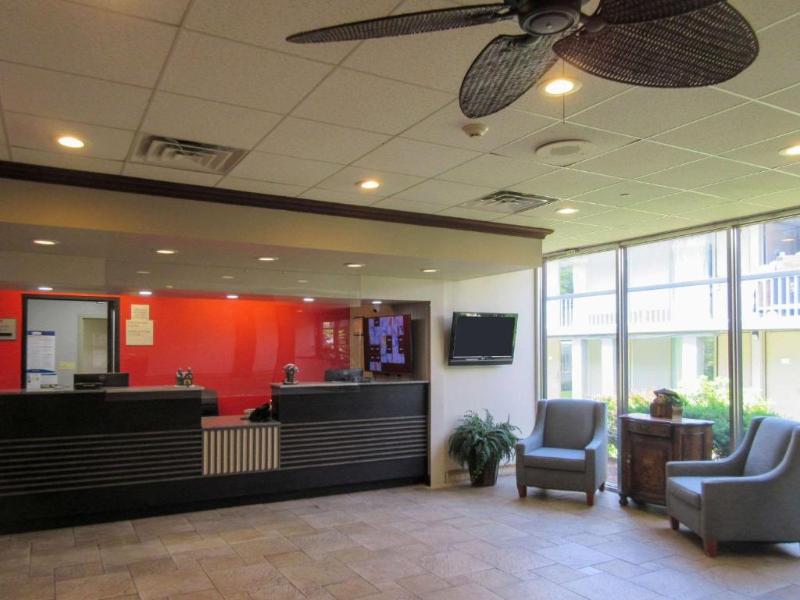 Quality Inn Wayne - Lobi
