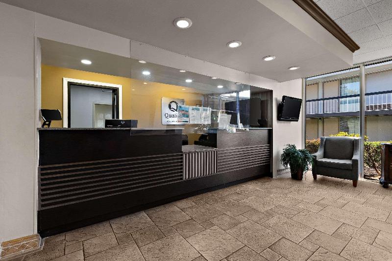 Quality Inn Wayne - Lobi