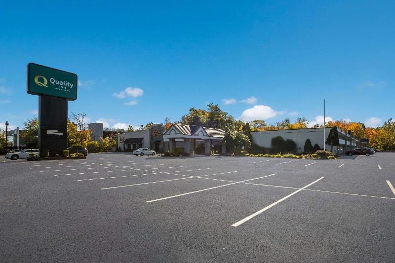 Quality Inn Wayne - Genel